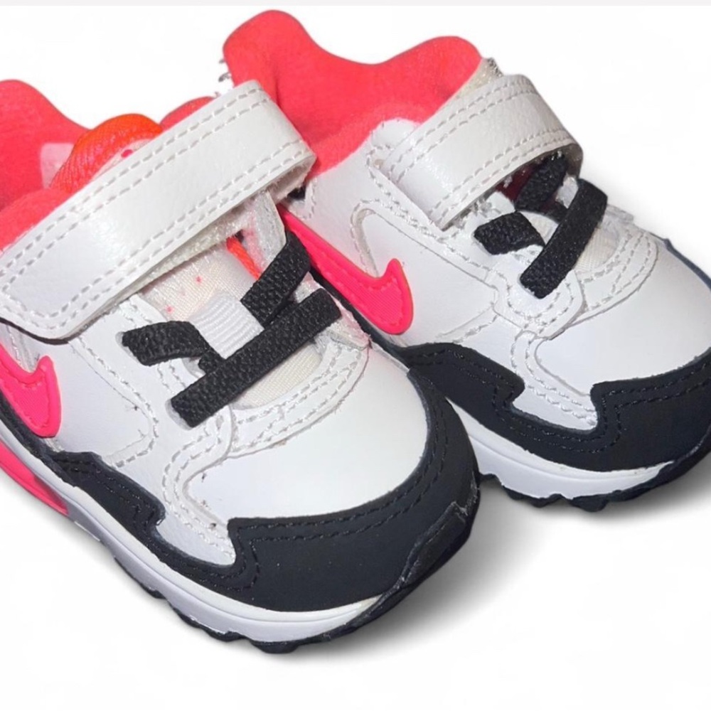 Nike  Air Max Baby Sneakers in White and Neon Pink 2c NWOT